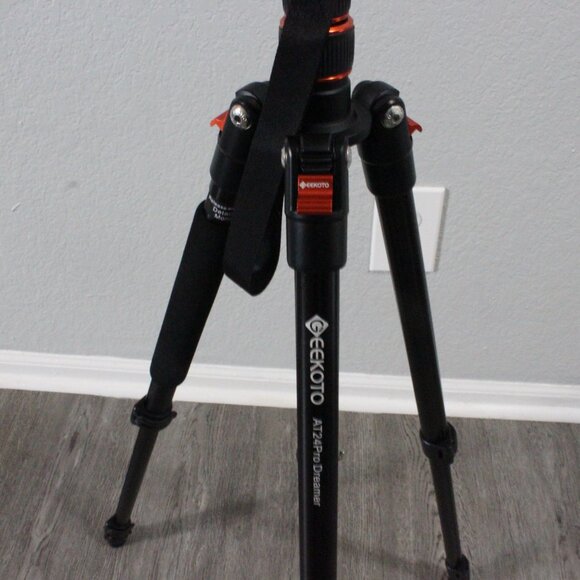 GEEKOTO 77” Camera Tripod with 360° Ball Head Black/Orange - Picture 4 of 5